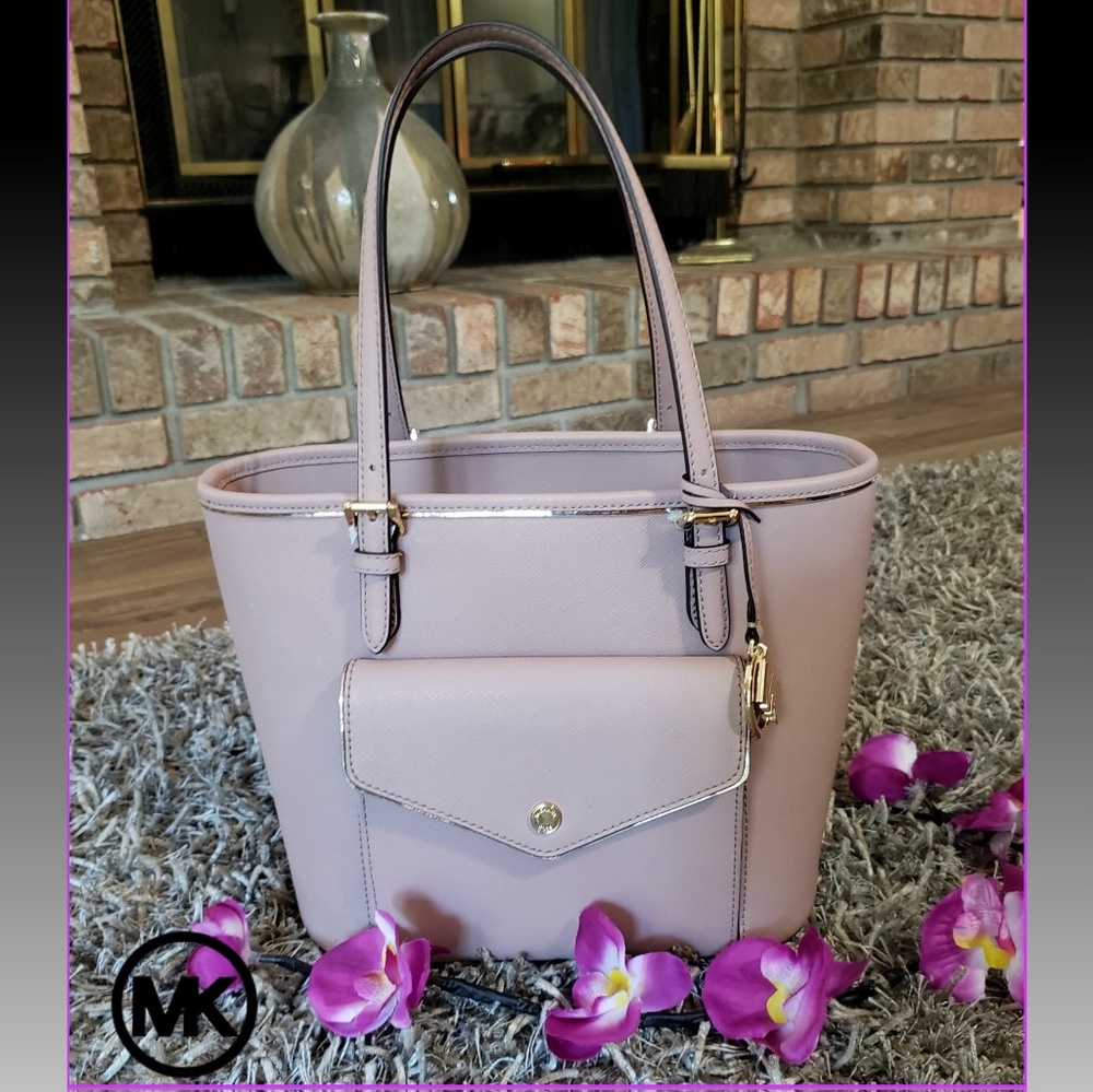 🚫 Not Available 🚫 Michael Kors Jet Set Tote